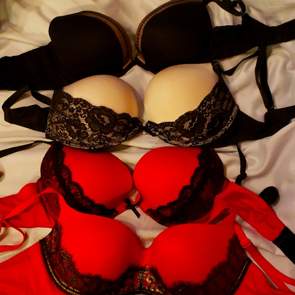 Victoria's Secret bras 4 for 1 price